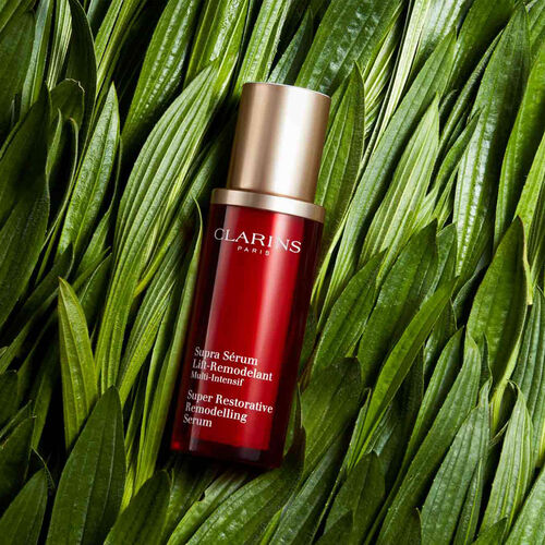 Super Restorative Remodeling Serum Skin Serum Clarins