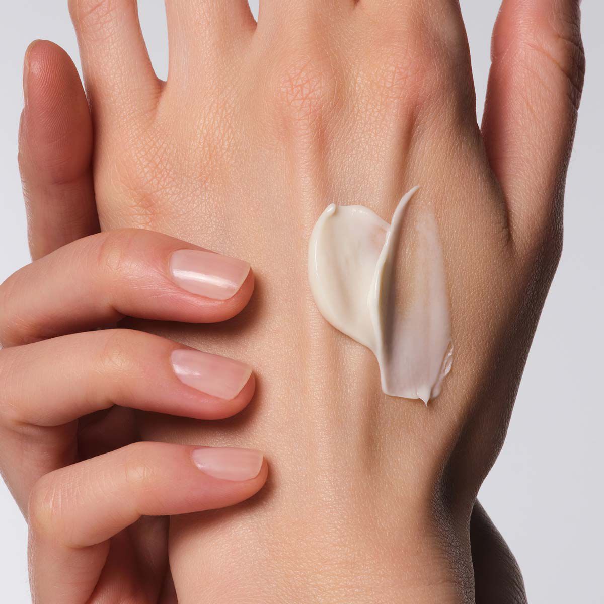 Hand and Nail Treatment Cream - LOVE Collection | CLARINS®