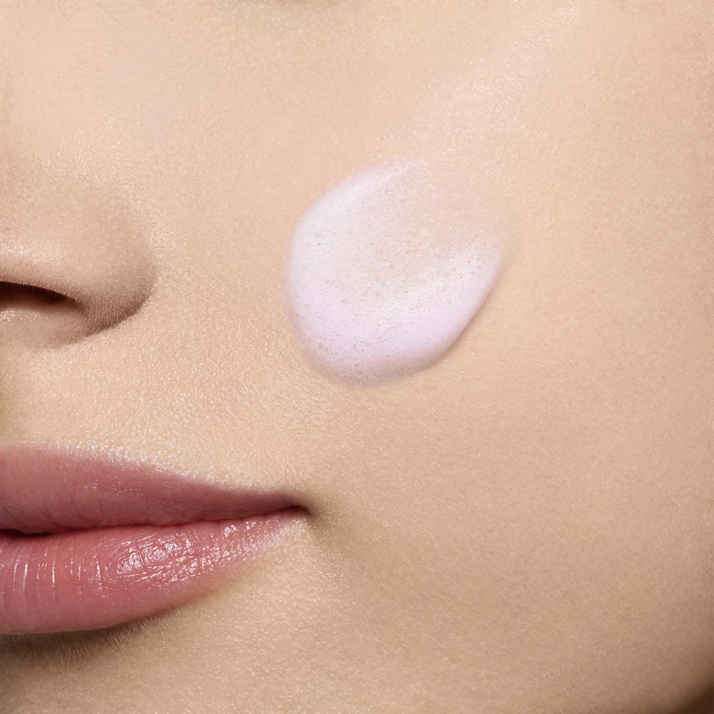 clarins white plus mousse cleanser
