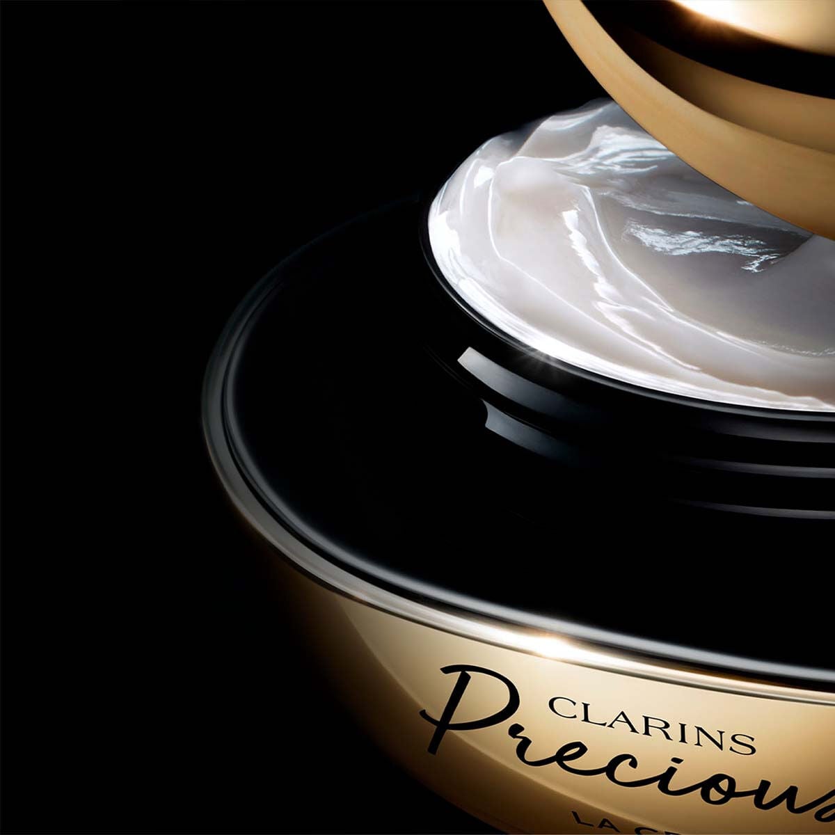 Precious La Crème Age-Defying Moisturizer | CLARINS®