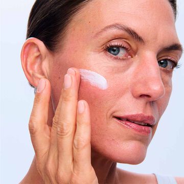 Super Restorative Day Cream - SPF 15 Day Moisturizer for Menopausal Skin