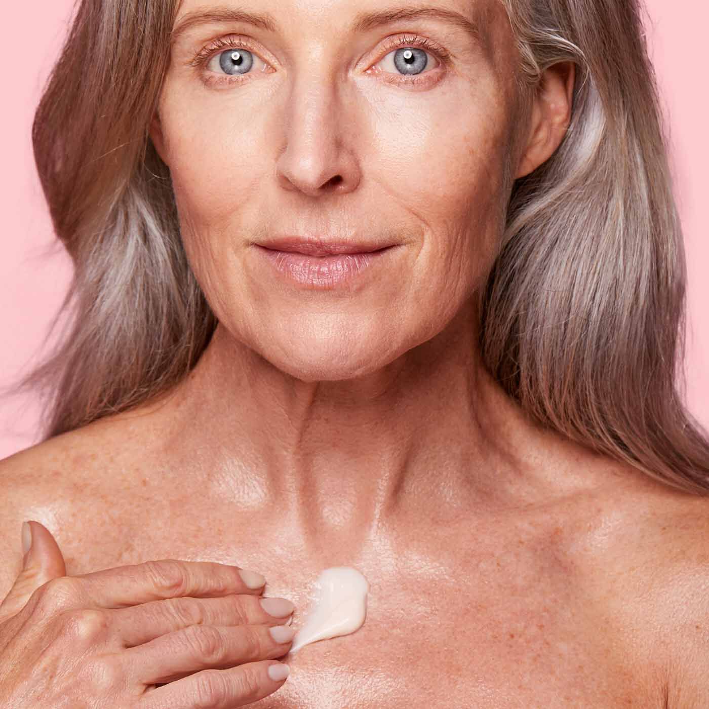 Super Restorative Décolleté Cream and Neck Anti-Aging Concentrate