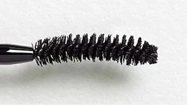 Supra Lift & Curl​​ mascara's brush, for a lifted lashes effect