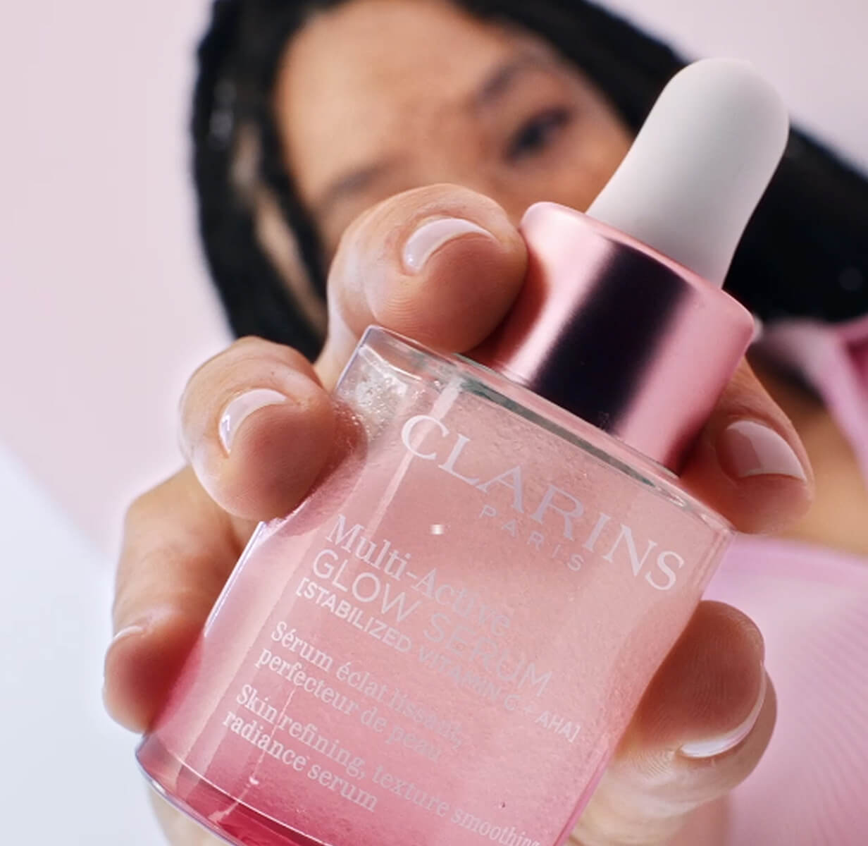 Multi-Active Glow Serum: Vitamin C + AHA Smoothing | CLARINS®