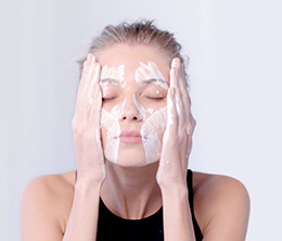 remove water beauty apply makeup clarins