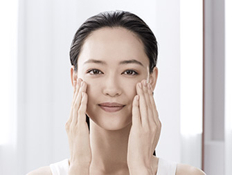 how to apply face oil video