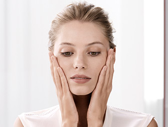 how to apply face serum video